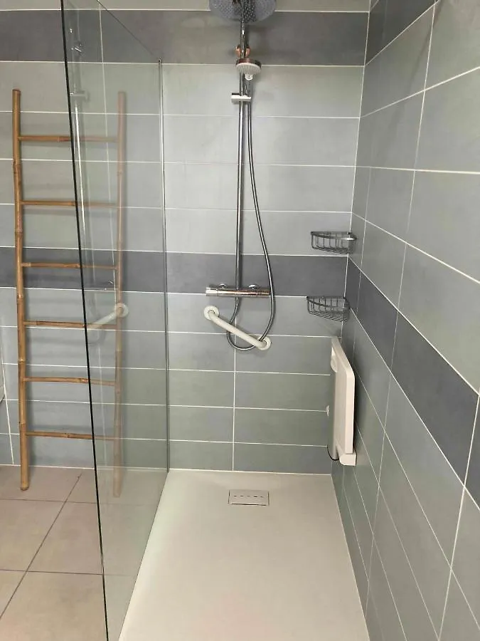 Residence Les Chenes Parisot  프랑스